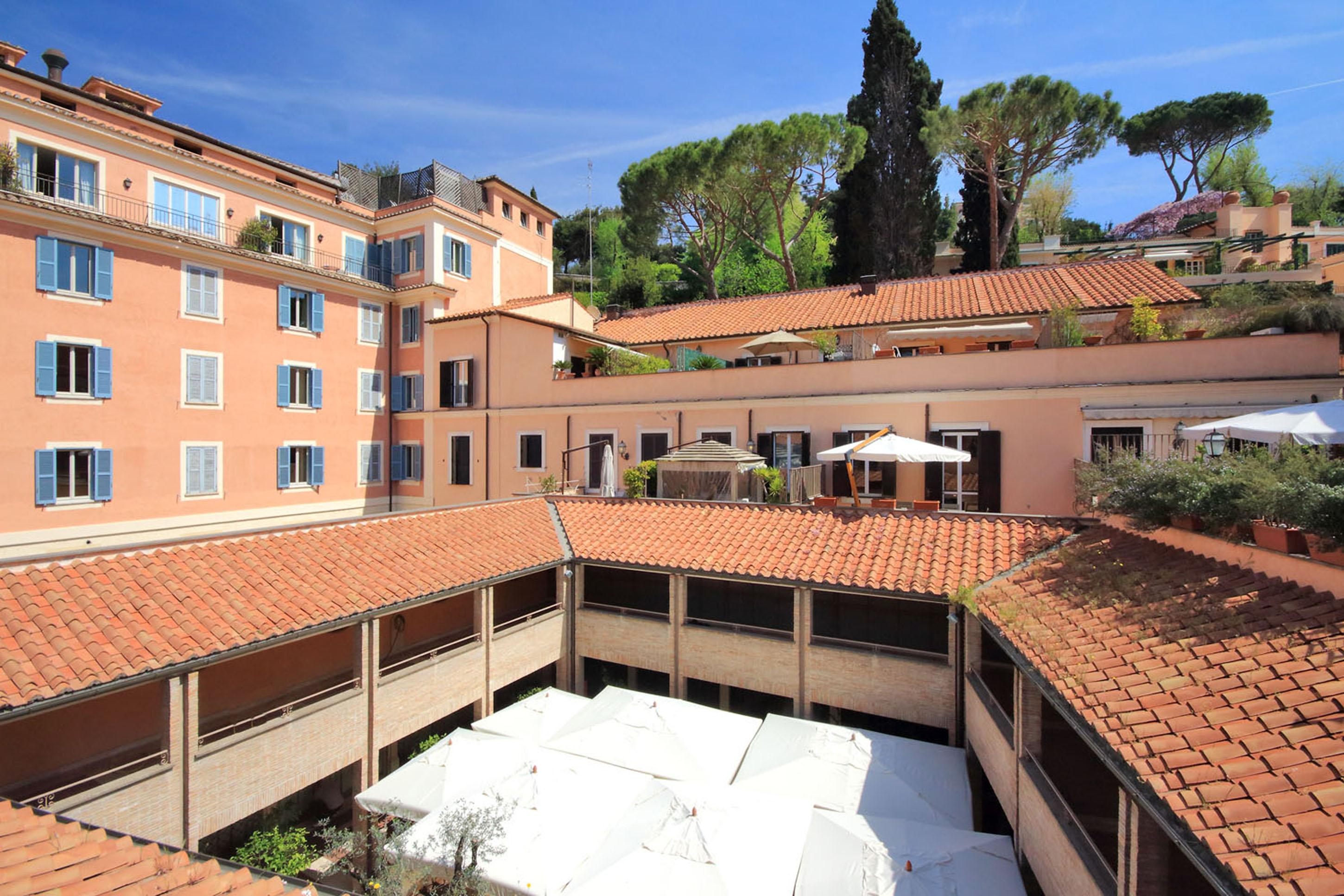 Piazzetta Margutta - My Extra * Rom
